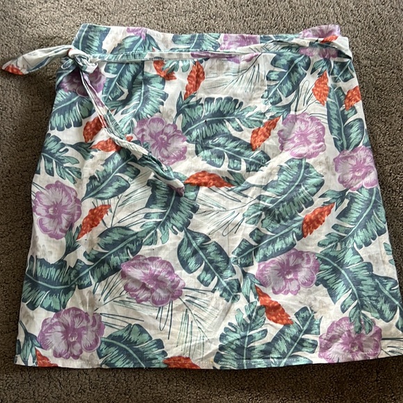 Marine Layer Mini Skirt Hawaiian Print - Picture 5 of 6